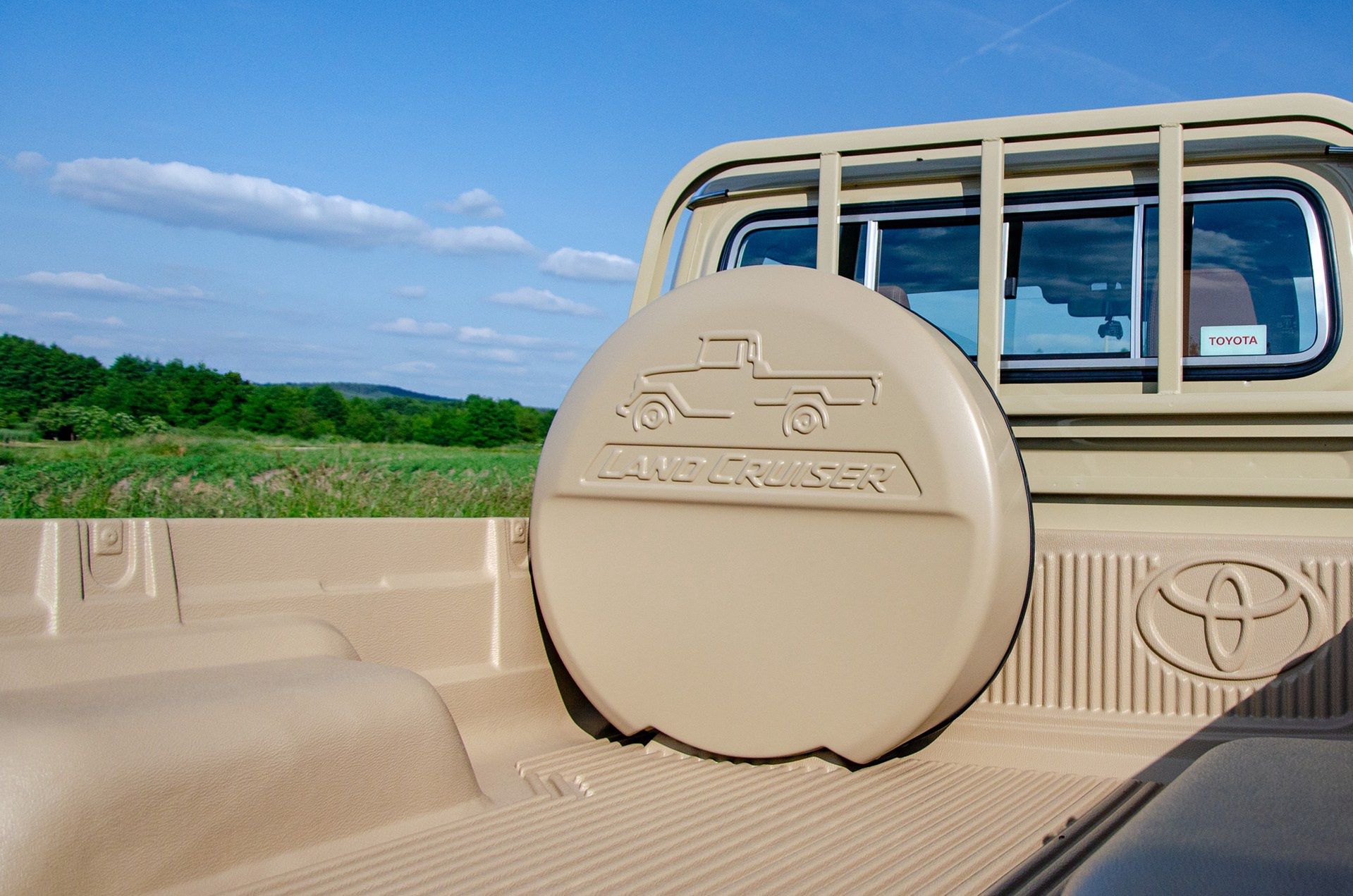 Toyota Land Cruiser 70