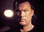 Steven Seagal rozdaje gitary