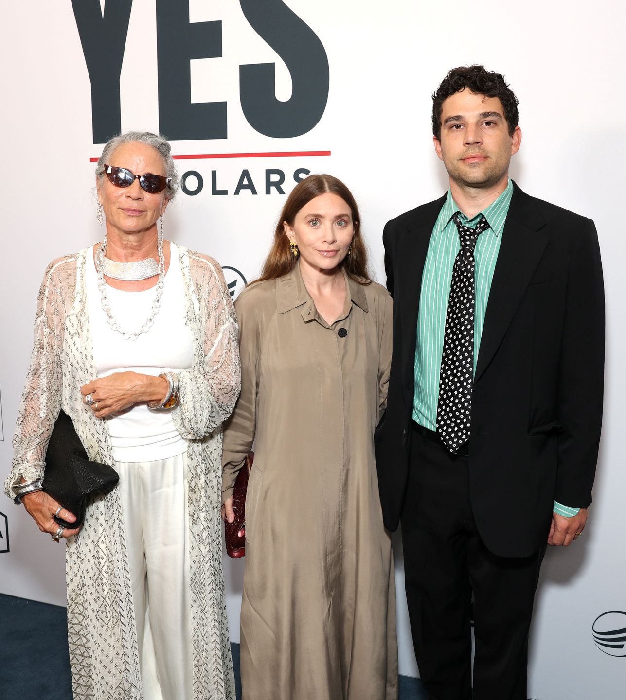 Ashley Olsen z mężem i teściową