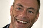 Jean-Claude Van Damme znów uprawia krwawy sport