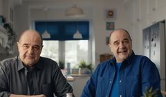 Podwójny Cezary Żak reklamuje Actimel