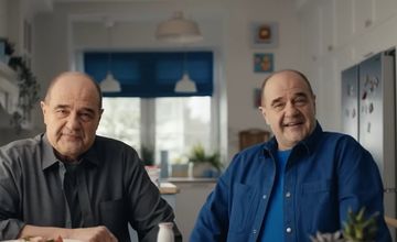 Podwójny Cezary Żak reklamuje Actimel