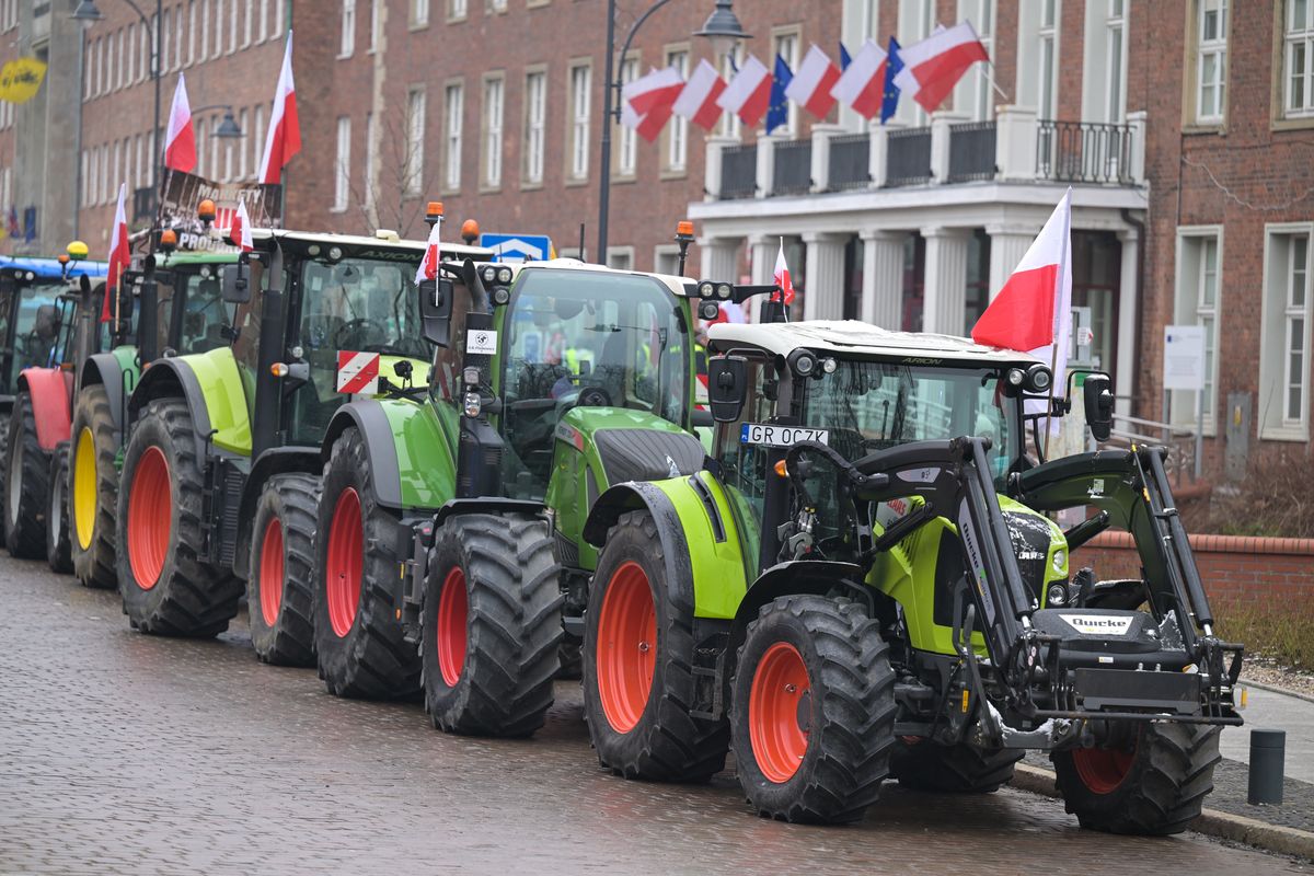 Rolnicy protestują przeciwko decyzjom UE