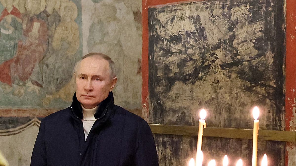 Russian President Vladimir Putin attends a Christmas service at the Annunciation Cathedral in the Kremlin in Moscow, Russia, 06 January 2023. The Russian Orthodox church celebrates Christmas on 07 January according to the Julian calendar. EPA/MIKHAEL KLIMENTYEV / SPUTNIK / KREMLIN POOL Dostawca: PAP/EPA.