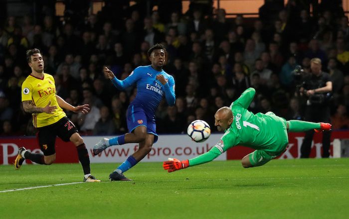 Alex Iwobi (w niebieskiej koszulce)