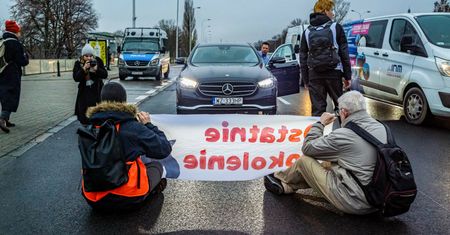 Protesty "Ostatniego Pokolenia". Dziesiątki tysięcy strat