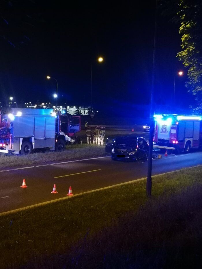 Skoda uderzyła w toyotę na skrzyżowaniu al. Witosa z ul. Doświadczalną
