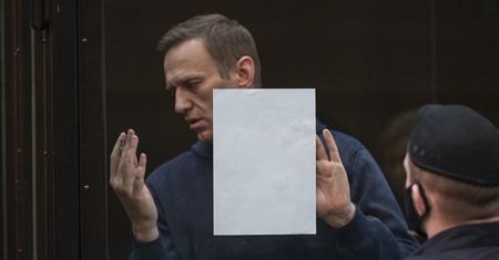 Aleksiej Nawalny przed sądem. Ostre słowa o Putinie. Doszło do spięcia