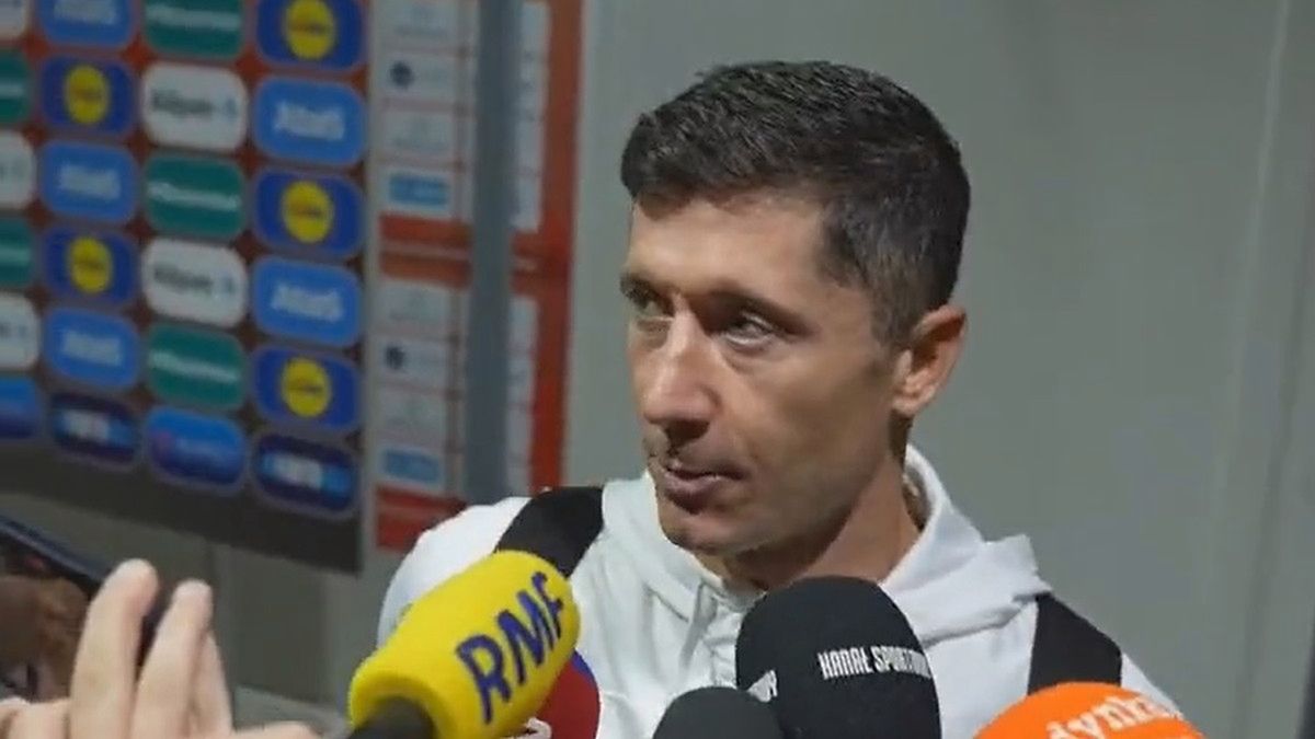 Twitter / Kanał Sportowy / Na zdjęciu: Robert Lewandowski odpowiada na pytania dziennikarzy