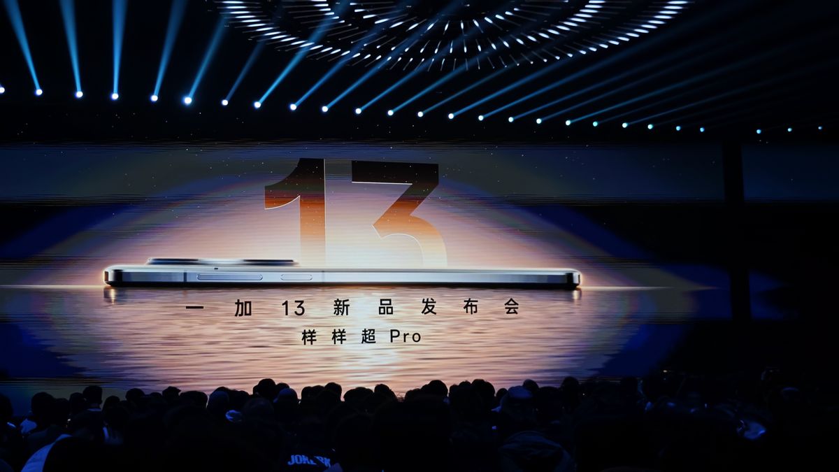 BEIJING, CHINA - OCTOBER 31: Li Jie, President of OnePlus China, unveils its latest smartphone series OnePlus 13 at OnePlus's new product launch event on October 31, 2024 in Beijing, China. (Photo by VCG/VCG via Getty Images)