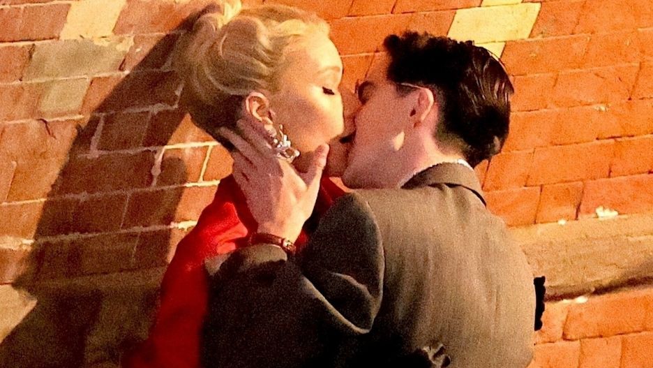 Gwyneth Paltrow i Timothee Chalamet na planie filmu Marty SupremeNew York, NY  - Gwyneth Paltrow and Timothee Chalamet seen filming a passionate kiss scene at the "Marty Supreme" set at Central Park.

Pictured: Gwyneth Paltrow, Timothee Chalamet

BACKGRID USA 17 OCTOBER 2024 

BYLINE MUST READ: Jose Perez / BACKGRID

USA: +1 310 798 9111 / usasales@backgrid.com

UK: +44 208 344 2007 / uksales@backgrid.com

*UK Clients - Pictures Containing Children
Please Pixelate Face Prior To Publication*SPOZ