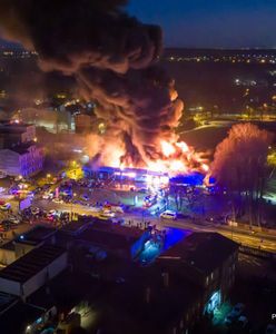 Pożar chińskiego marketu w Rudzie Śląskiej. Płonął niemal cały kompleks