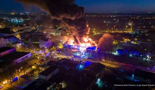 Pożar chińskiego marketu w Rudzie Śląskiej. Płonie niemal cały kompleks