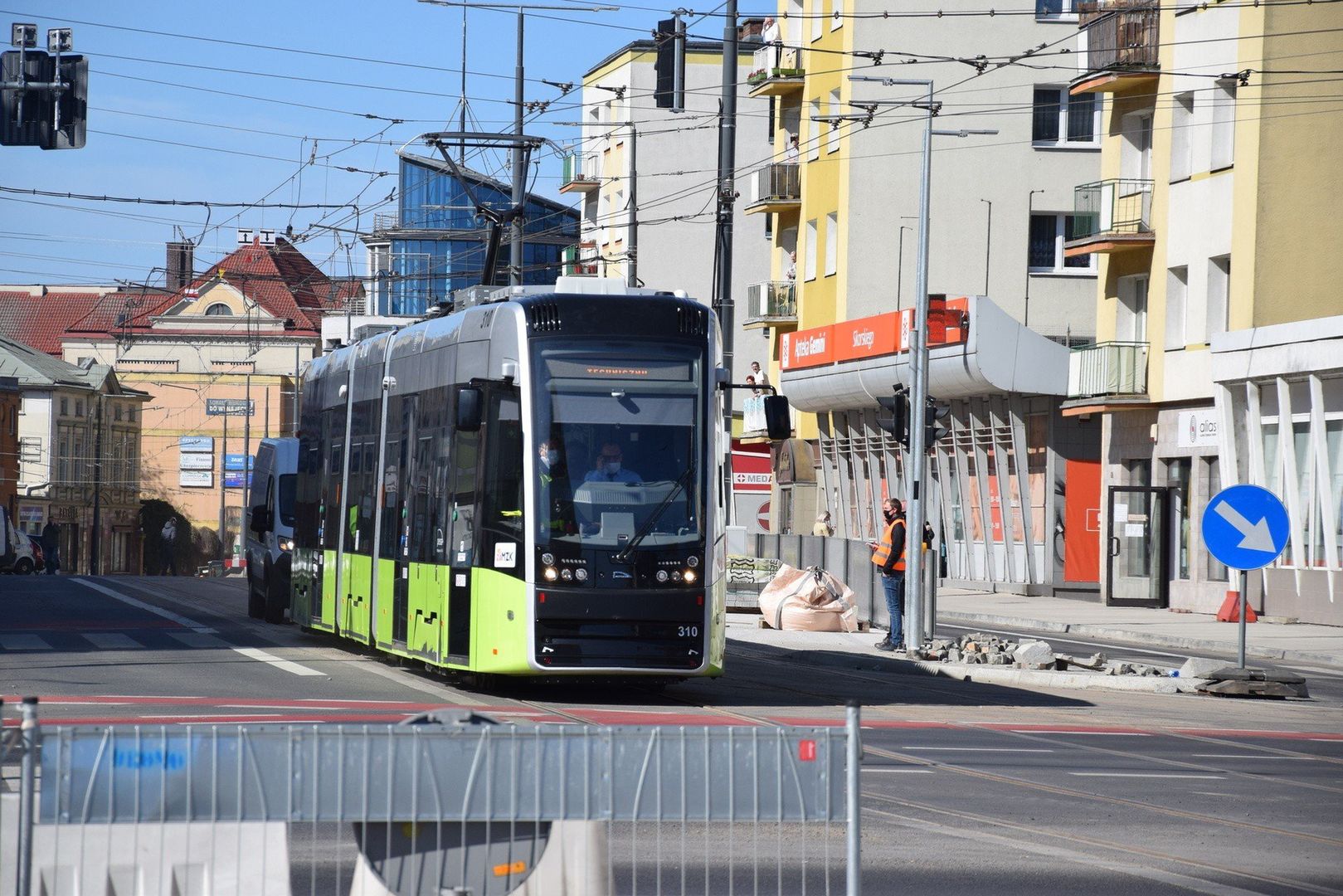 Najnowsze tramwaje w Gorzowie mają pięć lat. Zaczęły jeździć w 2020, już po wybuchu pandemii. Trwała wtedy jeszcze przebudowa ul. Sikorskiego.