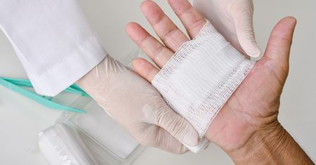 Ranisilver spray i maść – skład, działanie, stosowanie i wskazania