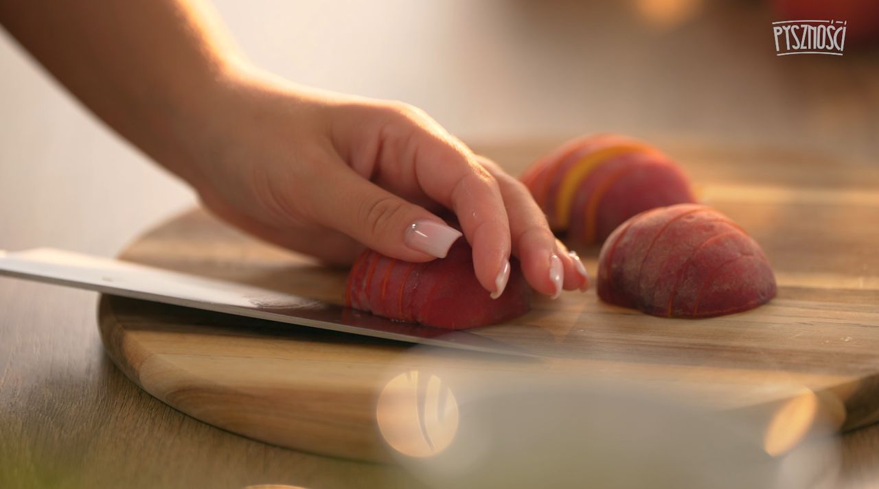 Sliced peaches