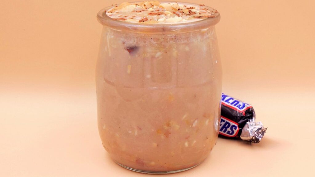 Białkowy deser Snickers przepis