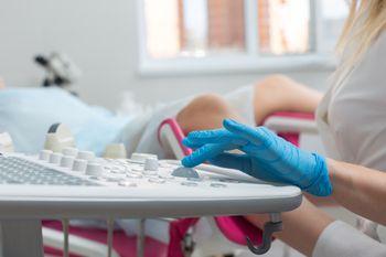 MZ ma plan na walkę z rakiem. Diagnozę słyszy nawet 10 Polek dziennie