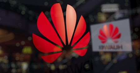 Europa nie wie, co zrobić z Huawei. Telekomy uspokajają, a eksperci doszukują się korzyści