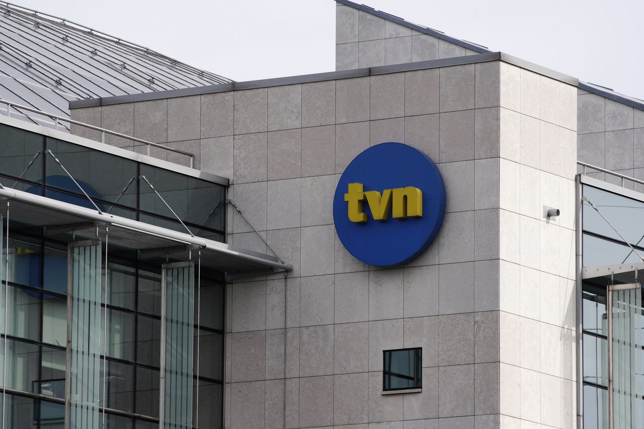 Były pracownik zarzuca TVN "współczesne niewolnictwo". Jest odpowiedź stacji