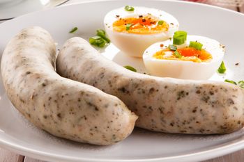 Białą kiełbasę robię sama. Przepis jest banalny, a ja mam pewność, że jest bez chemicznych dodatków