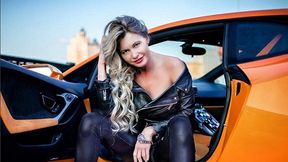 Nie boi się odważnych zdjęć. Zobacz seksowną gwiazdę sportów motorowych z Rosji
