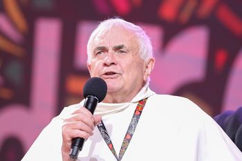 Dominikanin krytykuje media Rydzyka. "Niszczą ludzi"