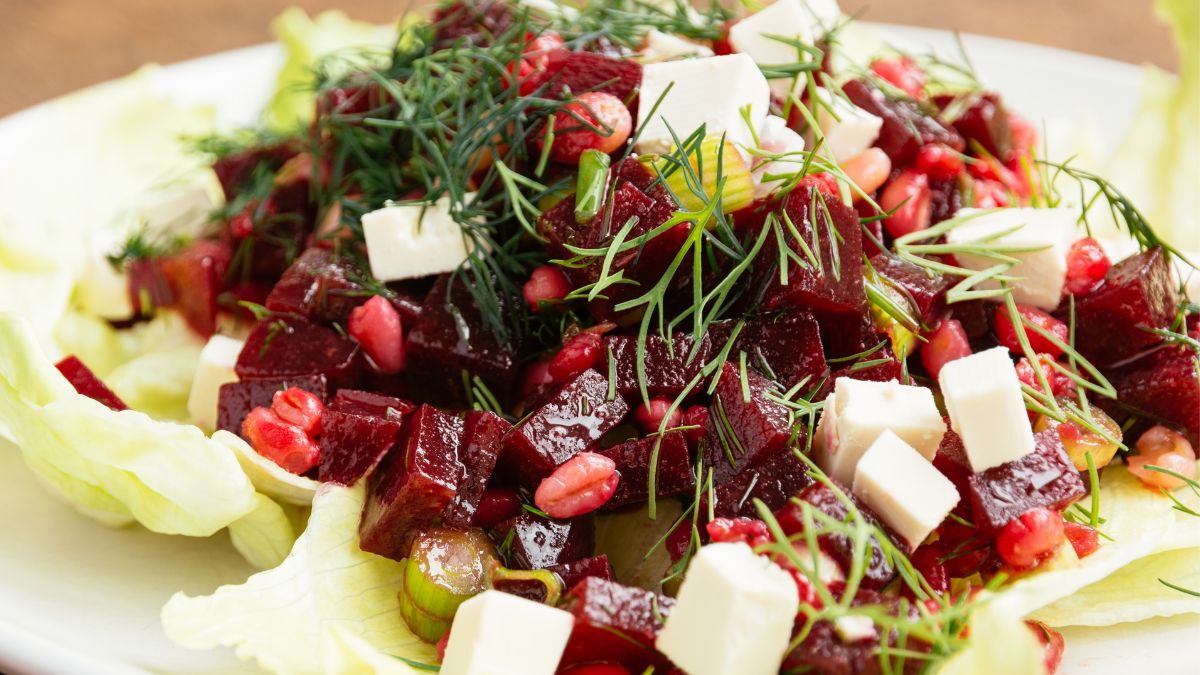 Sałatka z burakiem i kaszą pęczak
