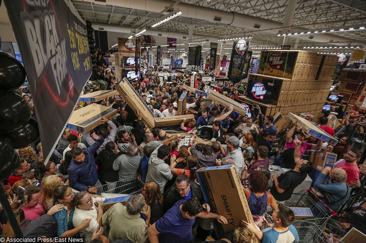 Black Friday to nie tylko promocje. Oszuści i hakerzy czyhają