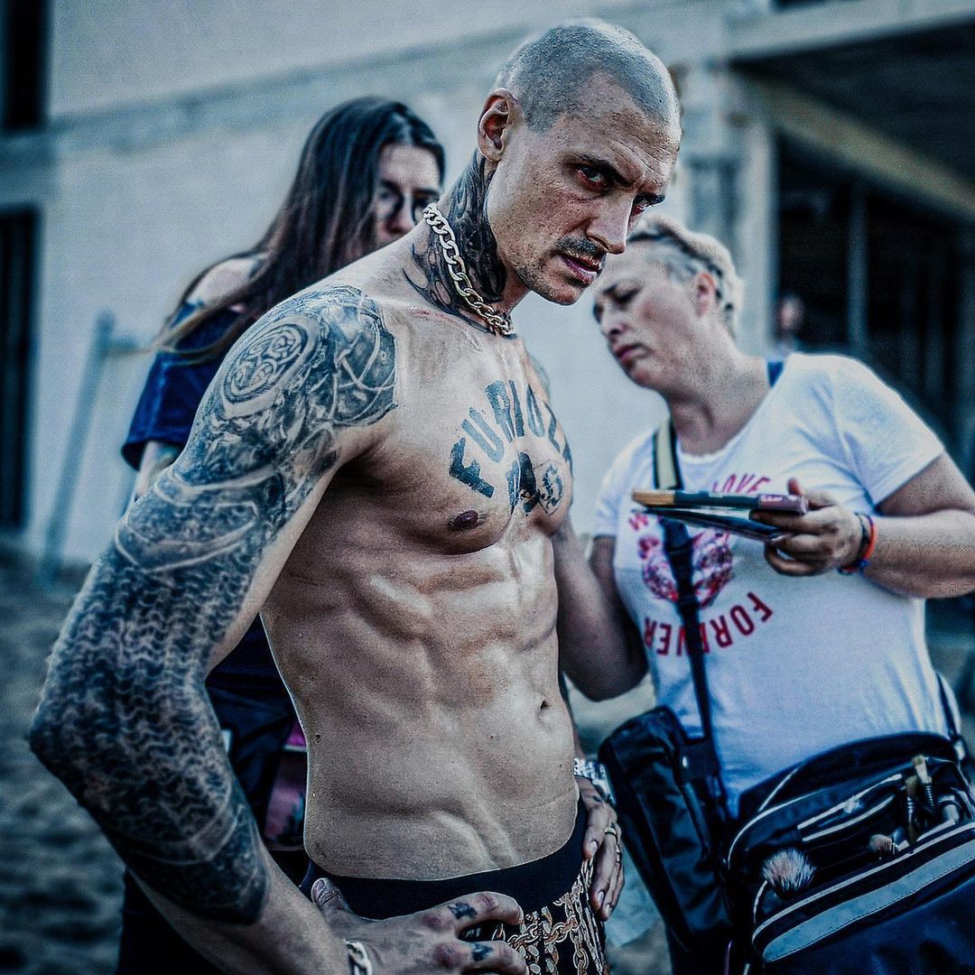 Mateusz Damięcki stracił sylwetkę, którą zyskał przygotowując się do filmu "Furioza"