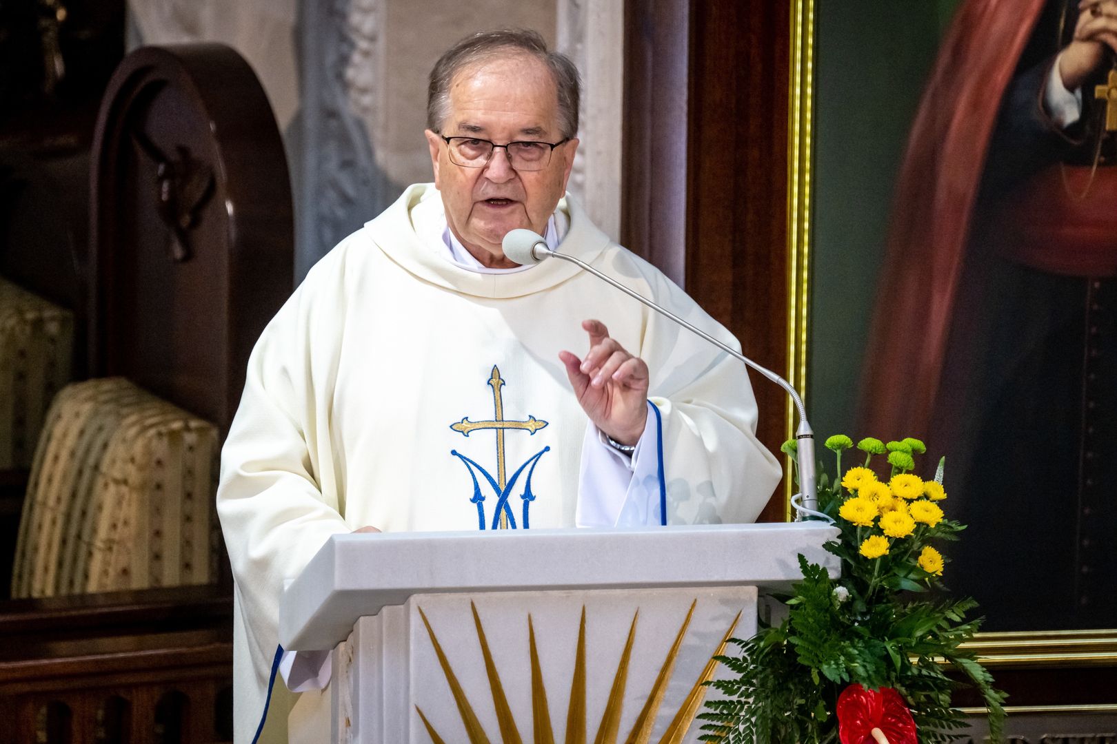 O. Tadeusz Rydzyk grzmi: Uniwersytety są propagatorami różnych złych ideologii