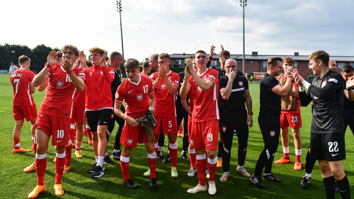 Getty Images / Ben McShane - Sportsfile / Na zdjęciu: piłkarze reprezentacji Polski U17