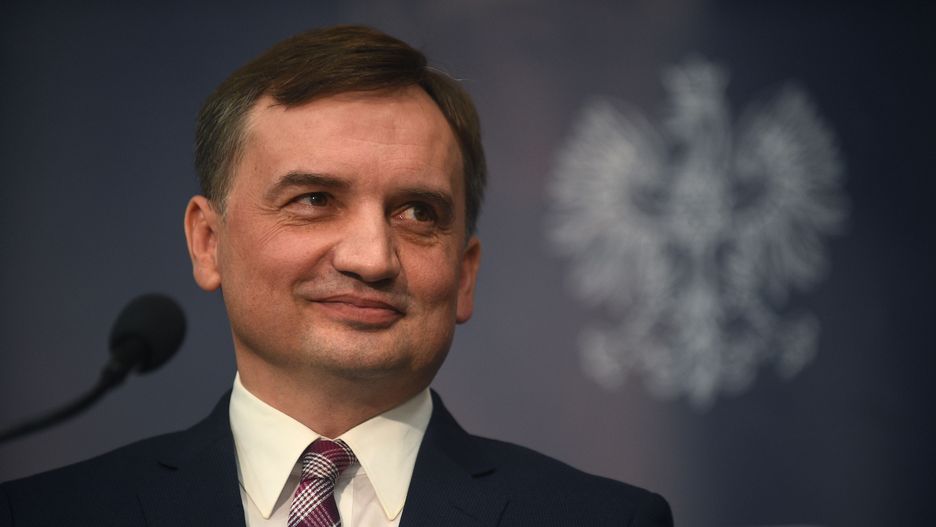 Zbigniew Ziobro uprzedził Mateusza Morawieckiego, przyznał dodatkowe wynagrodzenia w sądach