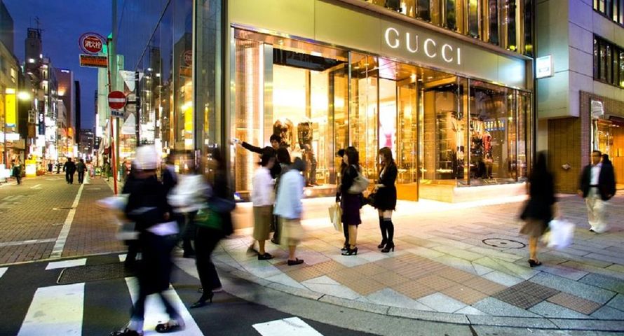 Właściciel marek Gucci i Balenciaga ruszył z globalnym przetargiem mediowym