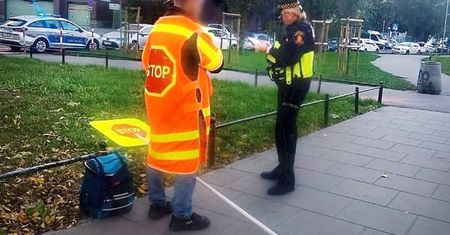 Skandal przy szkole. W plecaku miał jeszcze zapas