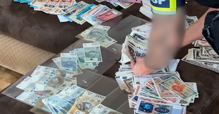 Fabryka pieniędzy w Małopolsce. CBŚP rozbiło domowego fałszerza banknotów