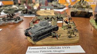 Głogów: Wystawa modelarska "Garnizon". Statki, czołgi, okręty i chiński smok