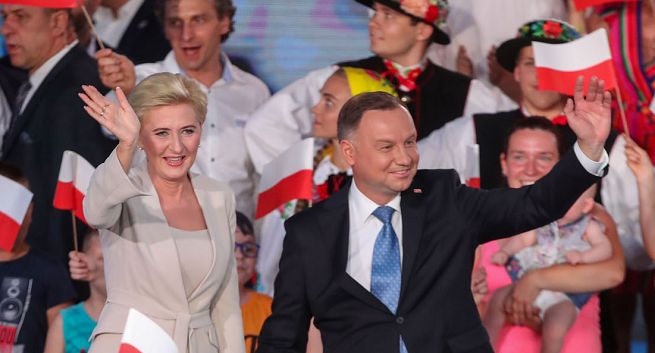 W „Wiadomościach” błędna pochwała wyniku wyborczego Andrzeja Dudy, pominięto Aleksandra Kwaśniewskiego