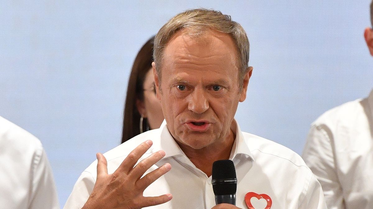 Warszawa, 16.08.2023. Przewodniczący Platformy Obywatelskiej Donald Tusk na posiedzeniu Rady Krajowej PO RP, 16 bm. w Warszawie. (ad) PAP/Radek Pietruszka
