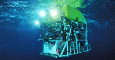 Tak poszukują OceanGate Titan. Z powietrza, na wodzie i w głębinach