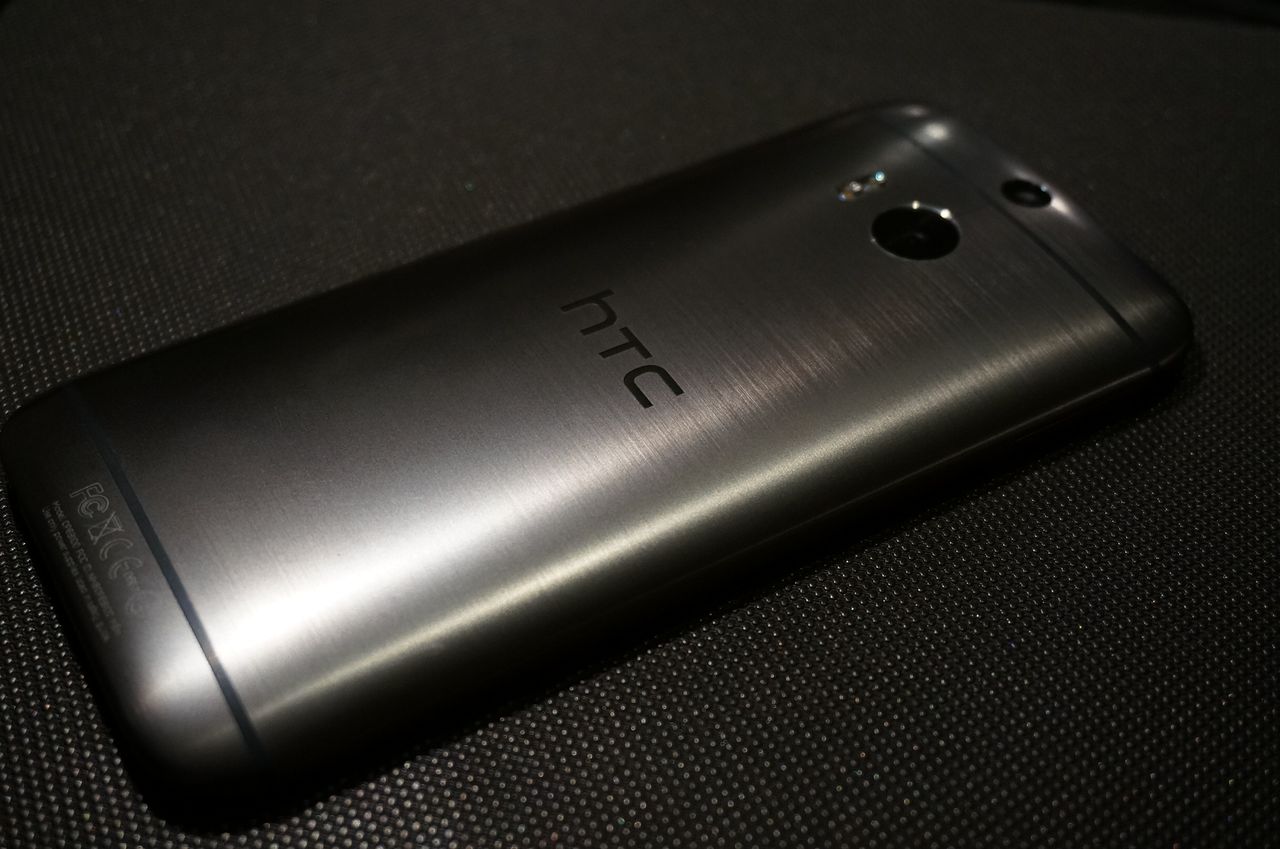 HTC One (M8)