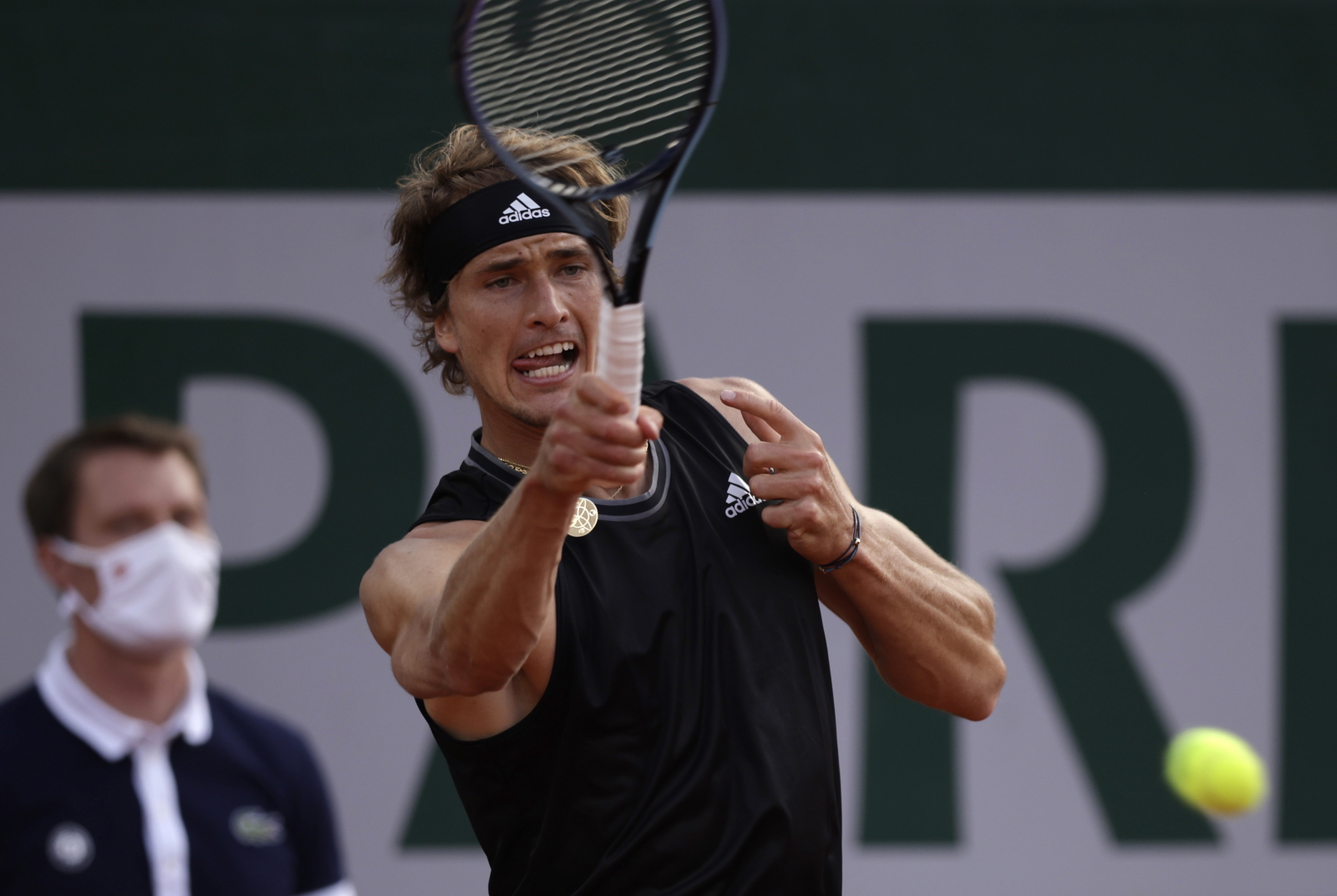 Roland Garros: Alexander Zverev Przez Pięć Setów Walczył Z Rodakiem ...