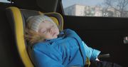 Dzieci nie mogą spać w fotelikach. To śmiertelnie niebezpieczne