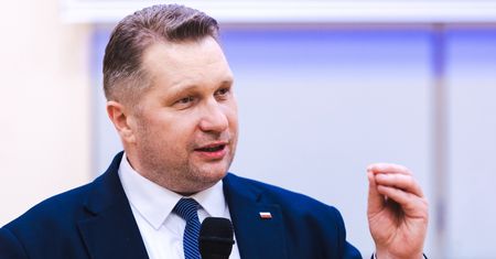 Czarnek grzmiał w Radiu Maryja. "Przesiąknięte lewactwem"