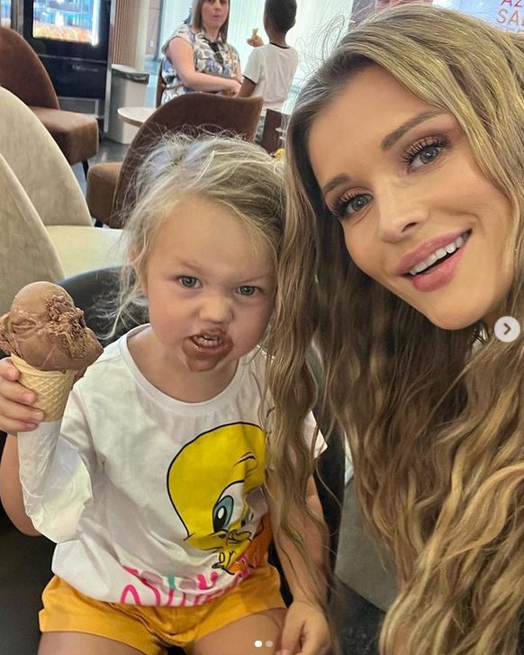 Joanna Krupa z córką Ashą