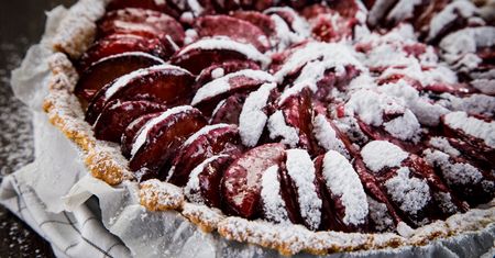 Francuska tarta ze śliwkami. Wymarzony deser na jesień