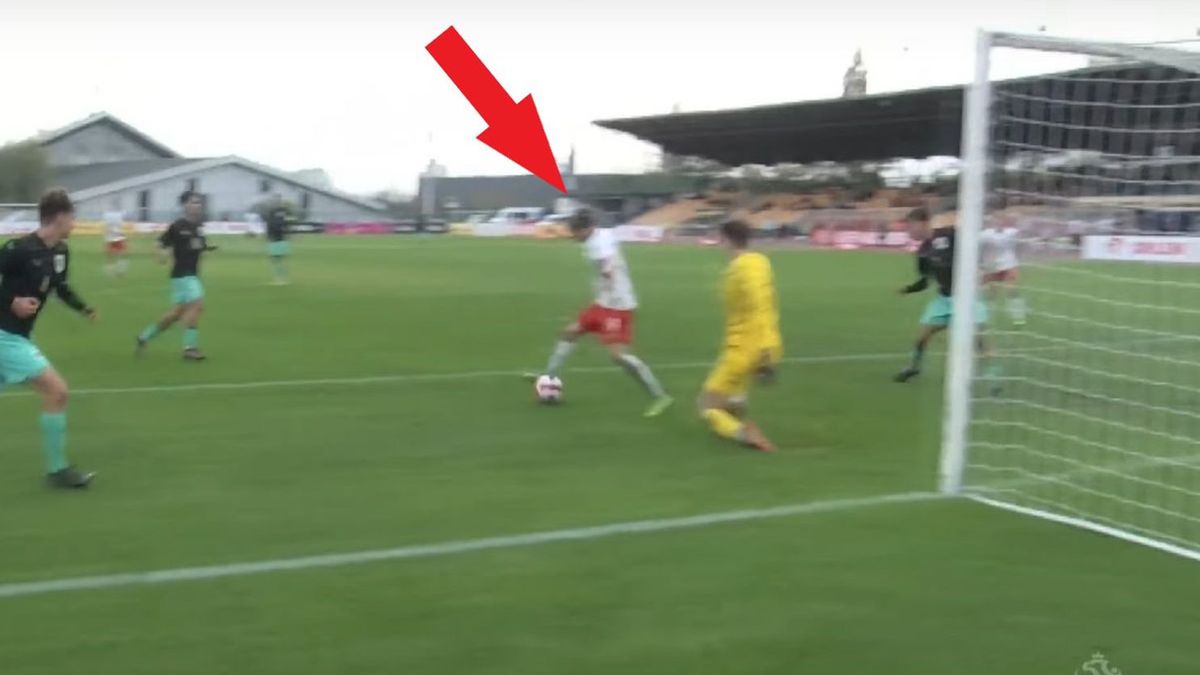 YouTube / Łączy nas piłka TV / Na zdjęciu: gol Oskara Tomczyka