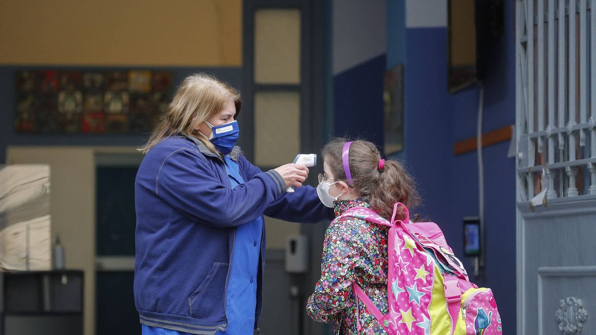 Włochy wprowadzają od nowego roku szkolnego surowe obostrzenia