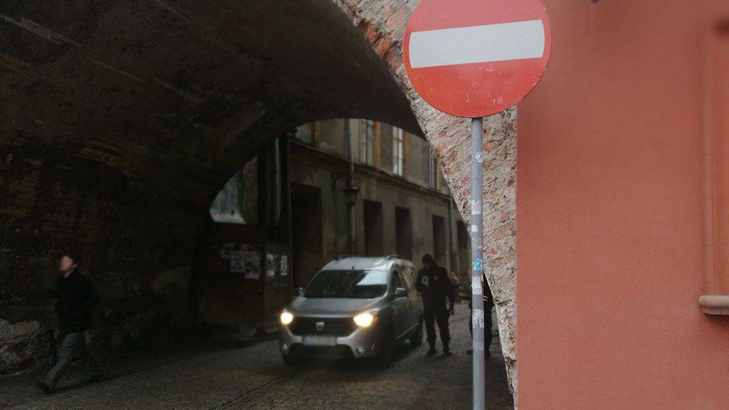 Straż Miejska wlepia mandaty za wjazd na Stare Miasto