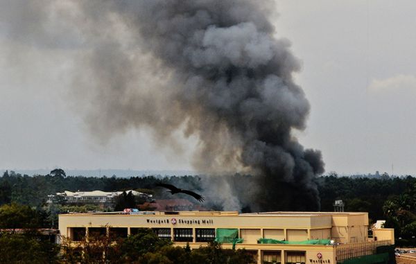 Kenia: szturm na centrum handlowe opanowane przez somalijskich islamistów z Al-Szabab